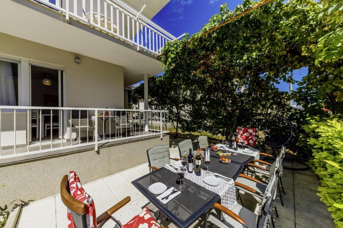 Отель Ani In Trogir * Mittel-Dalmatien Сегет Доньи Экстерьер фото