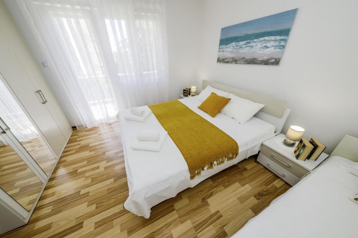 Отель Ani In Trogir * Mittel-Dalmatien Сегет Доньи Экстерьер фото