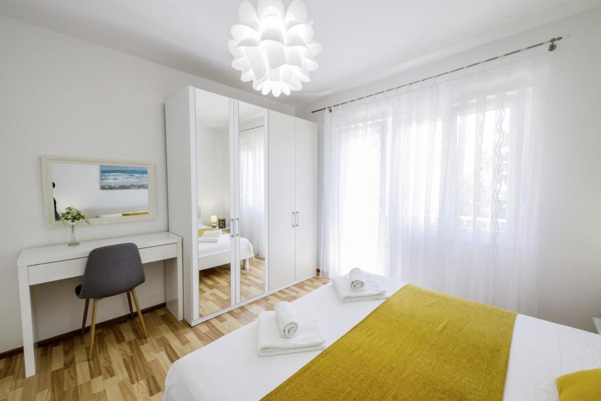Отель Ani In Trogir * Mittel-Dalmatien Сегет Доньи Экстерьер фото