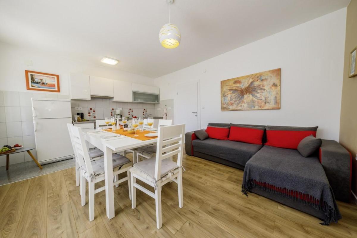 Отель Ani In Trogir * Mittel-Dalmatien Сегет Доньи Экстерьер фото