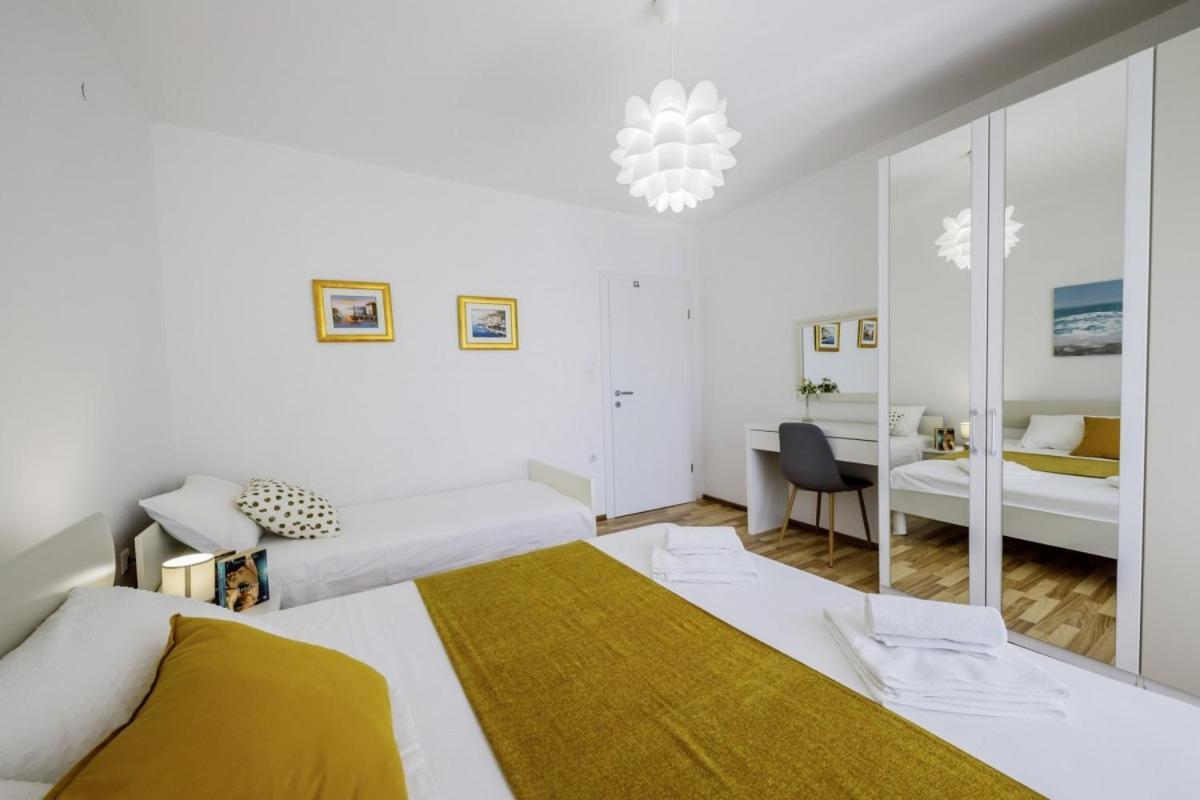 Отель Ani In Trogir * Mittel-Dalmatien Сегет Доньи Экстерьер фото