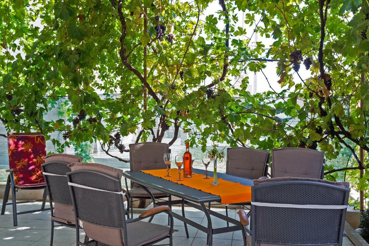 Отель Ani In Trogir * Mittel-Dalmatien Сегет Доньи Экстерьер фото